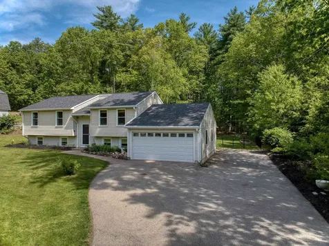 62 Palomino Lane Bedford NH 03110
