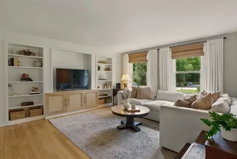 62 Palomino Lane Bedford NH 03110