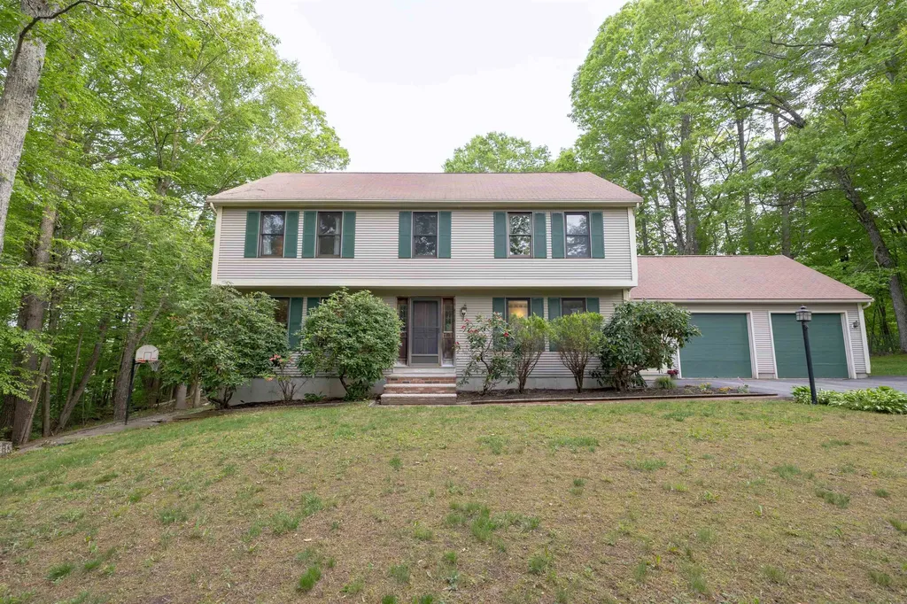 16 Berkeley Street Pelham NH 03076