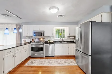 19 Scotchpine Lane Merrimack NH 03054