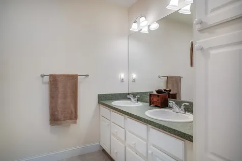 43 Ledgeview Drive Newmarket NH 03857
