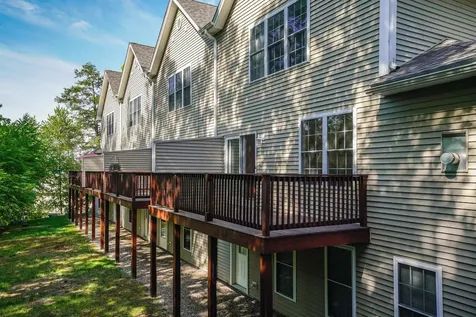 43 Ledgeview Drive Newmarket NH 03857