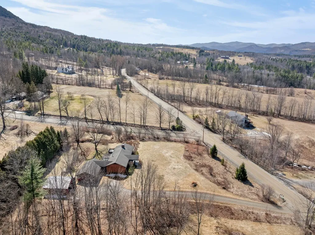 987 Common Road Waitsfield VT 05673