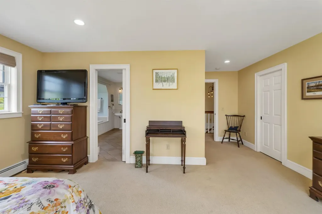 292 South Pleasant Street New London NH 03257