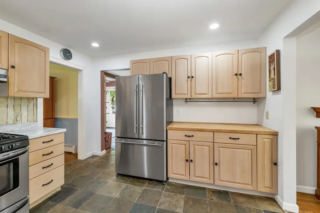 292 South Pleasant Street New London NH 03257