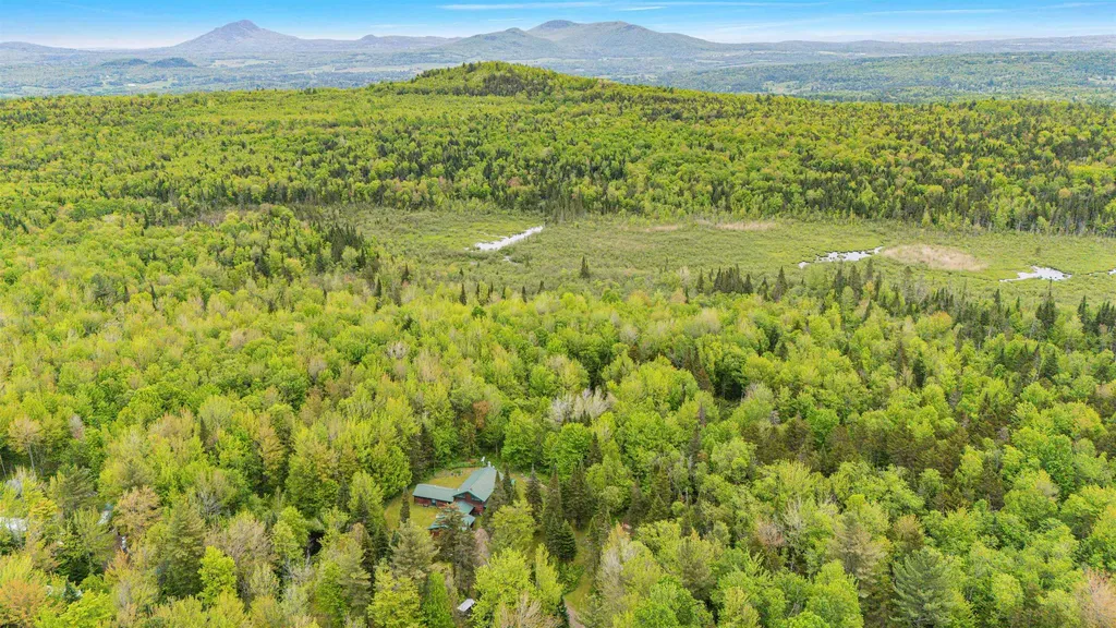 984 Mayhew Road Jay VT 05859