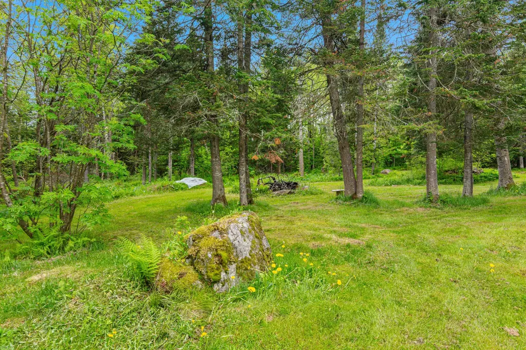984 Mayhew Road Jay VT 05859