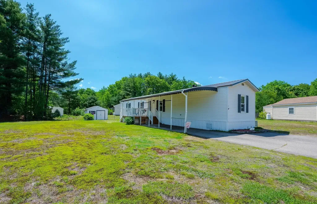 5 Lynn Lane Rochester NH 03867