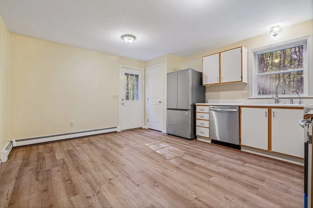 564 3rd Range Road Pembroke NH 03275