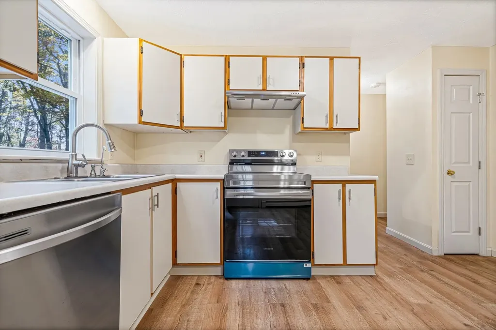 564 3rd Range Road Pembroke NH 03275