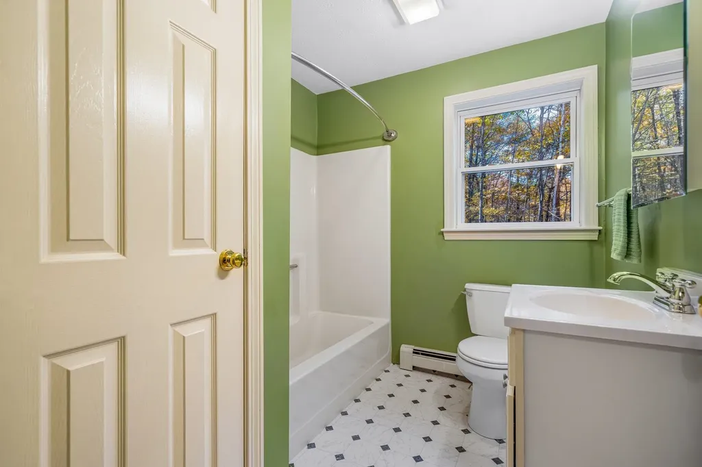 564 3rd Range Road Pembroke NH 03275