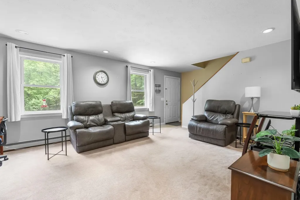 564 3rd Range Road Pembroke NH 03275