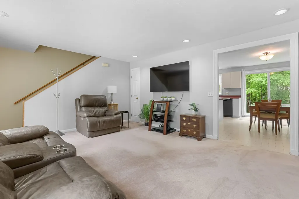 564 3rd Range Road Pembroke NH 03275