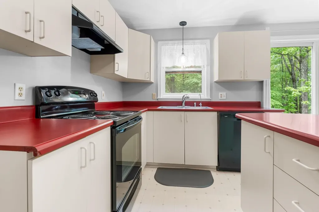 564 3rd Range Road Pembroke NH 03275
