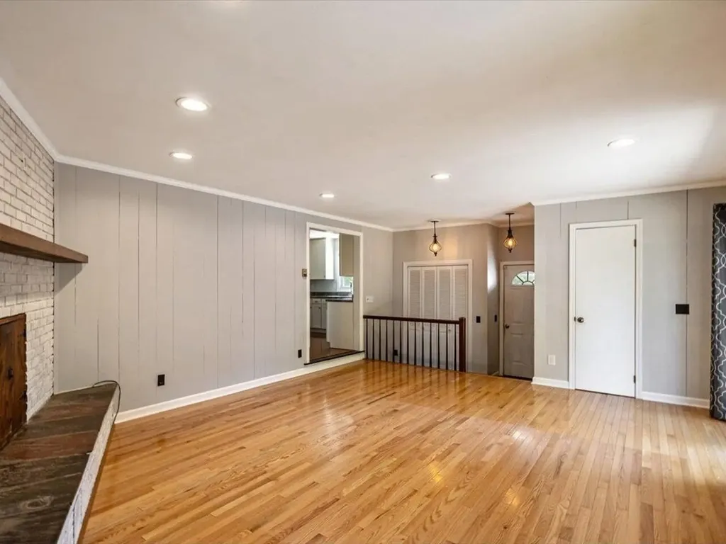 44 Baldwin Avenue South Burlington VT 05403