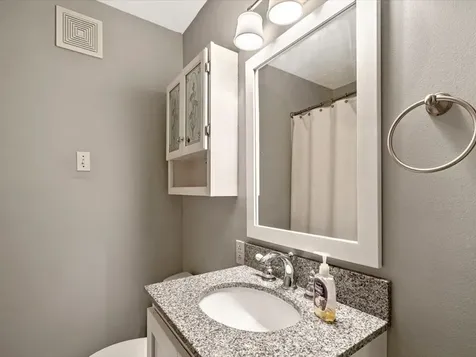 44 Baldwin Avenue South Burlington VT 05403