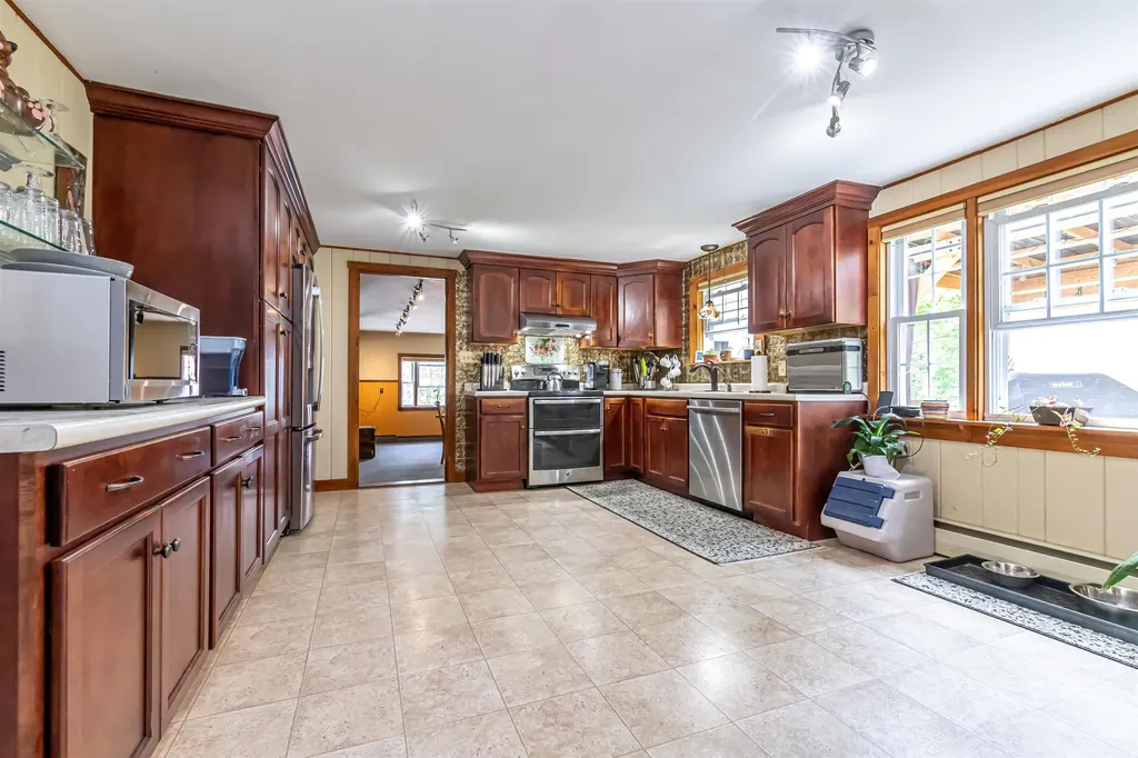 212 West Main Street Hillsborough NH 03244