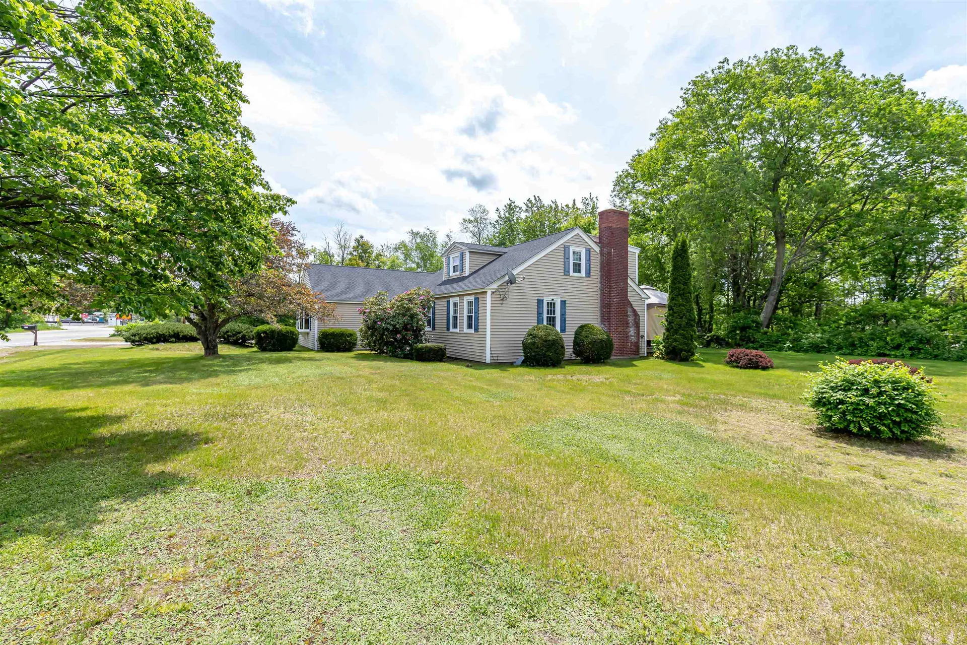 212 West Main Street Hillsborough NH 03244