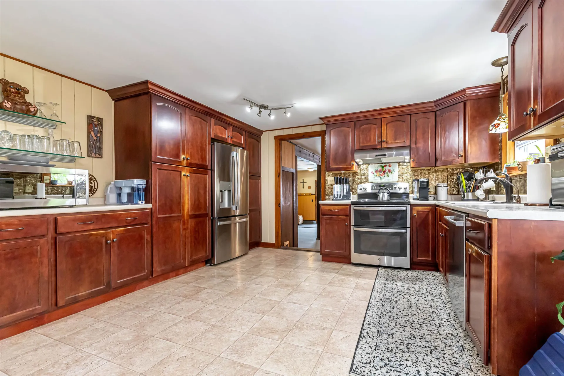 212 West Main Street Hillsborough NH 03244