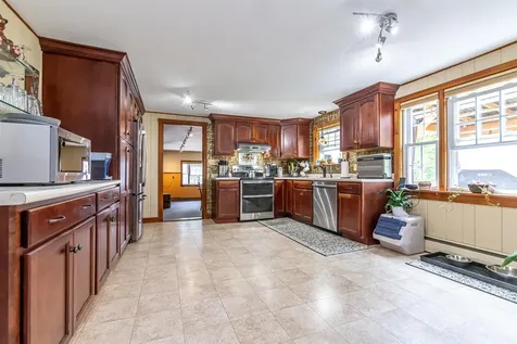 212 West Main Street Hillsborough NH 03244