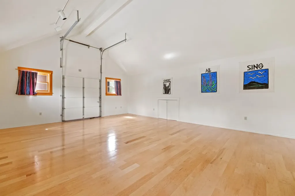 218 Streeter Woods Road Dorchester NH 03266