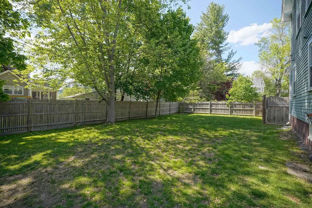 7 Ash Street Exeter NH 03833