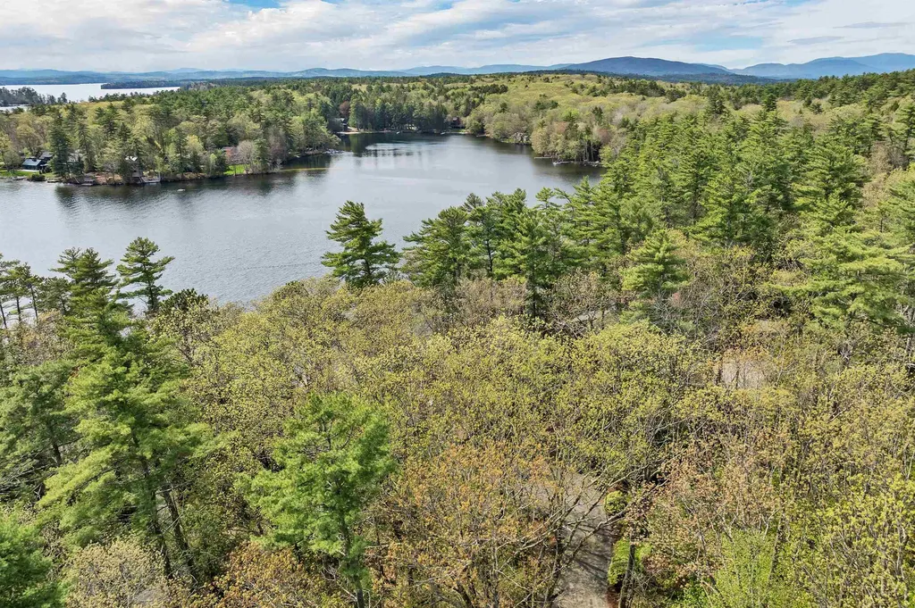 54 Lunt Road Moultonborough NH 03254