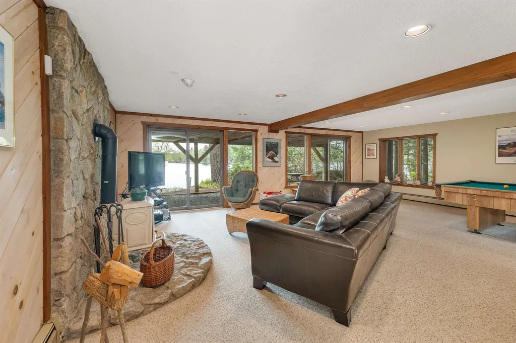 54 Lunt Road Moultonborough NH 03254