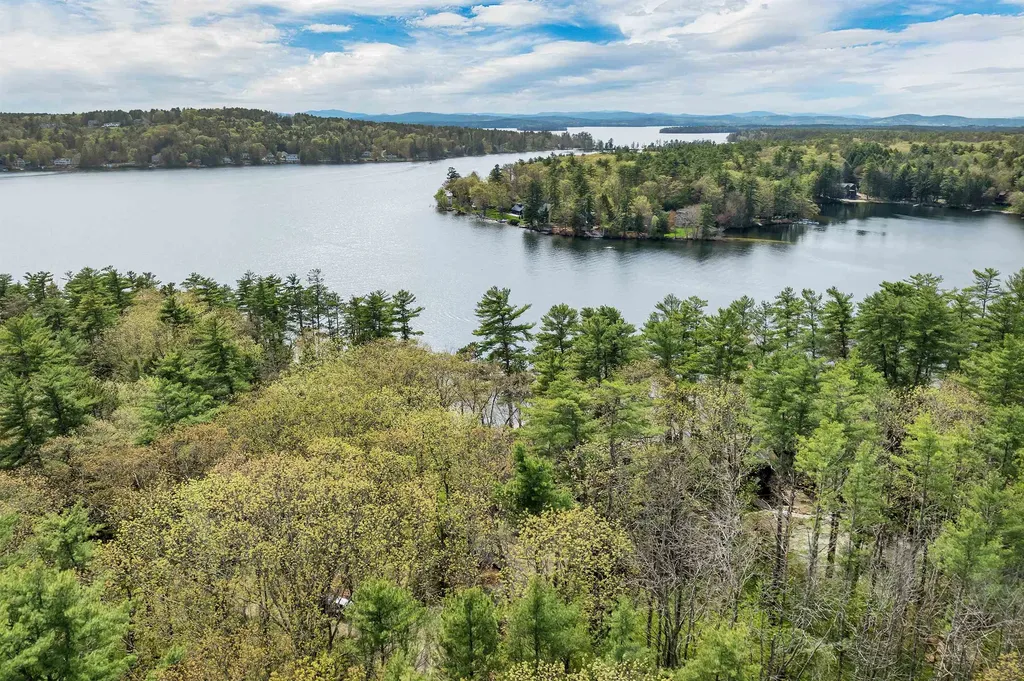 54 Lunt Road Moultonborough NH 03254