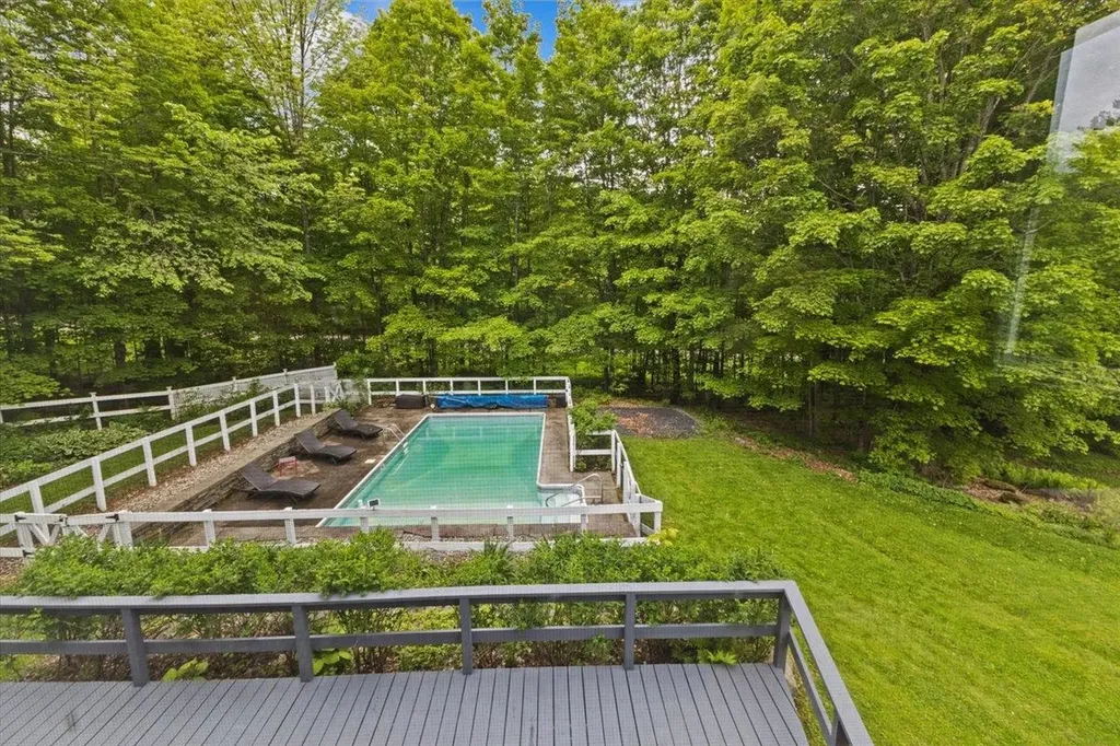 74 Whitney Lane Stowe VT 05672