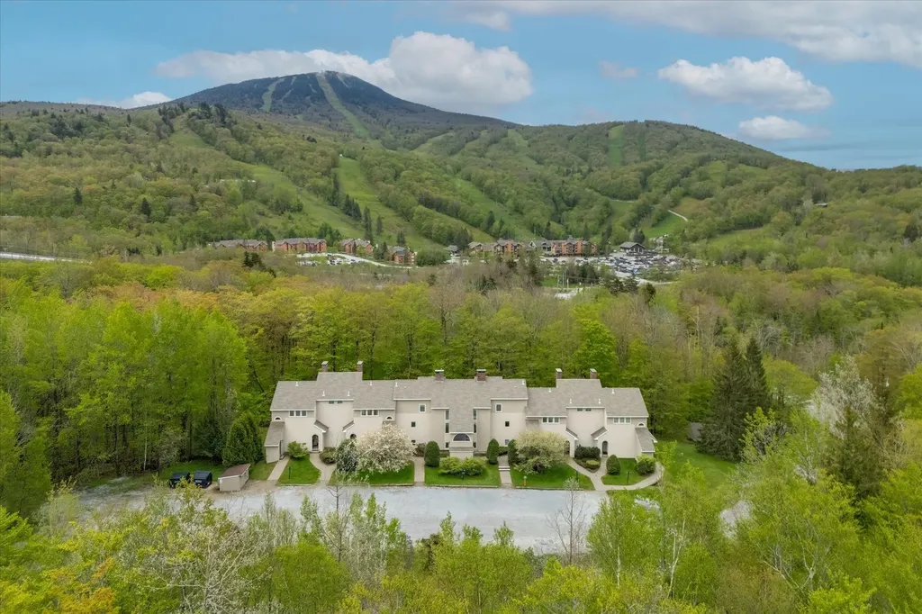 208 Northside Drive Killington VT 05751