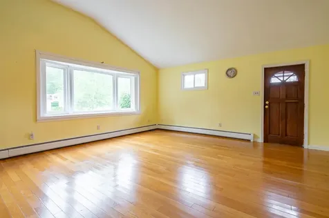 526 Riverdale Avenue Manchester NH 03103