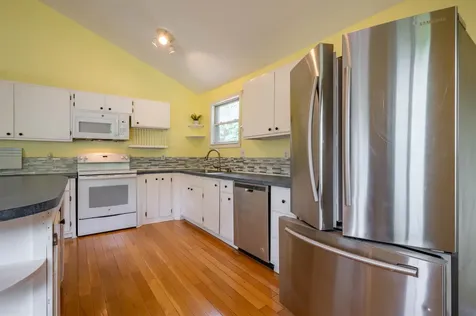 526 Riverdale Avenue Manchester NH 03103