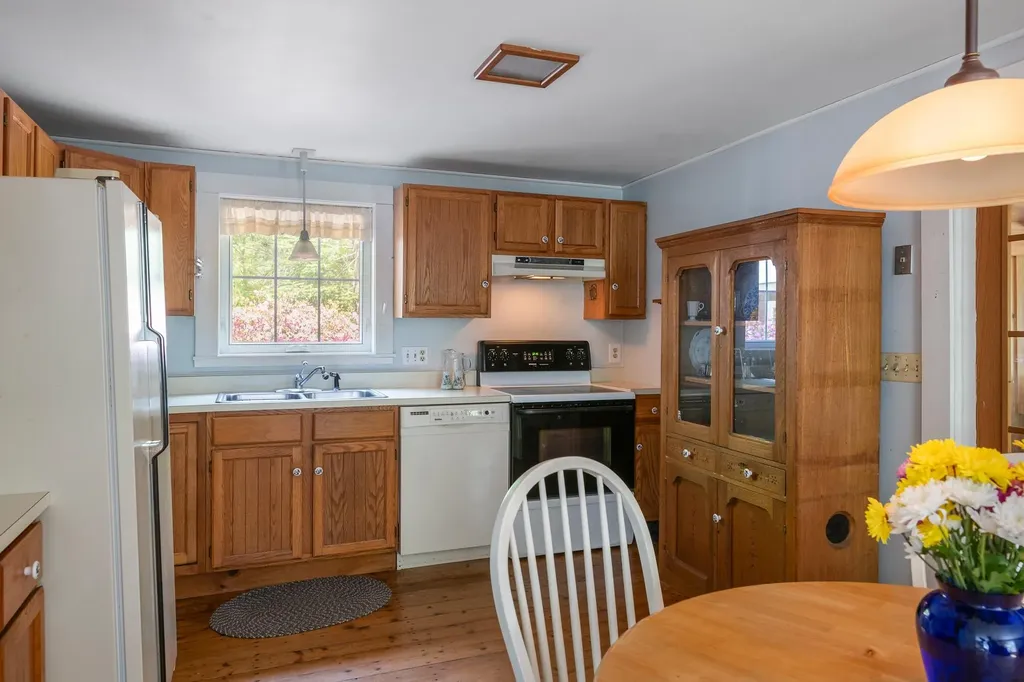 1580 Little Sunapee Road New London NH 03257