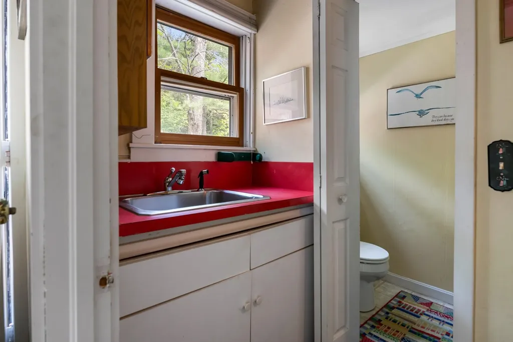 1580 Little Sunapee Road New London NH 03257