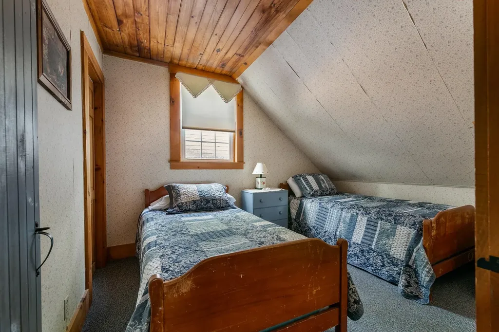 1580 Little Sunapee Road New London NH 03257