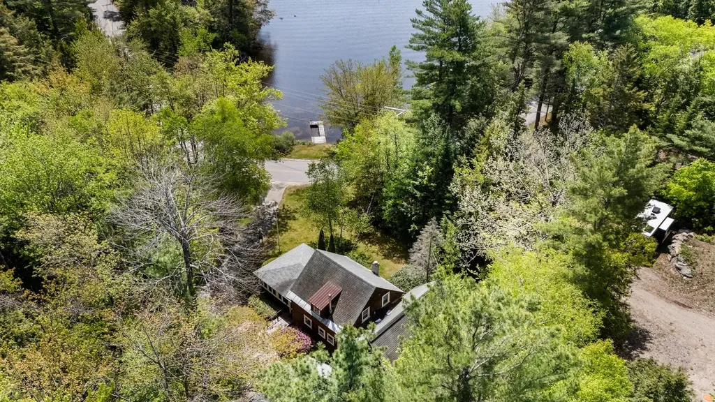 1580 Little Sunapee Road New London NH 03257