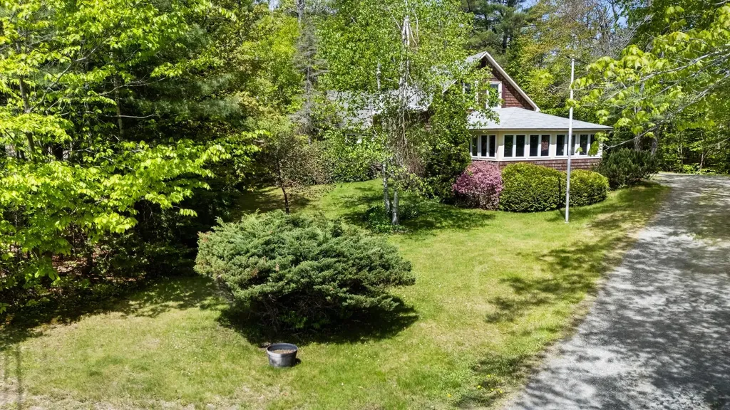 1580 Little Sunapee Road New London NH 03257