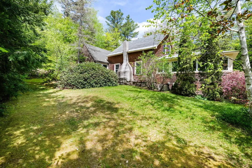 1580 Little Sunapee Road New London NH 03257