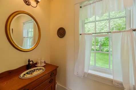 194 Scottsville Road Danby VT 05739