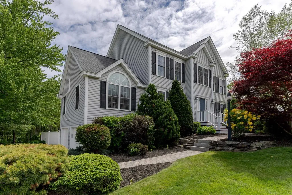 11 Hickory Pond Lane Stratham NH 03885
