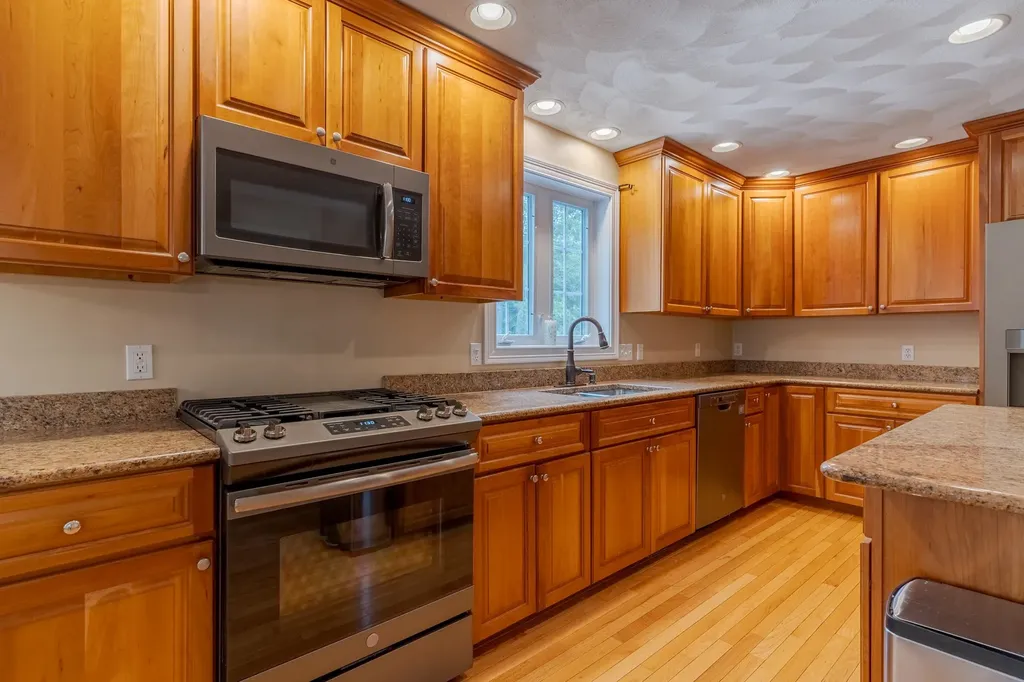 11 Hickory Pond Lane Stratham NH 03885