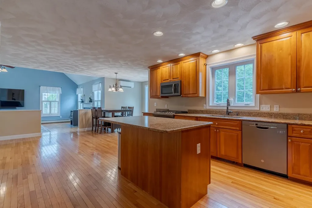11 Hickory Pond Lane Stratham NH 03885