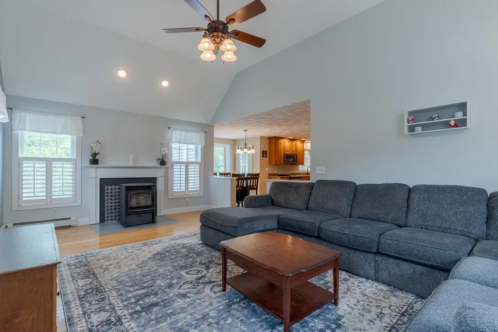 11 Hickory Pond Lane Stratham NH 03885