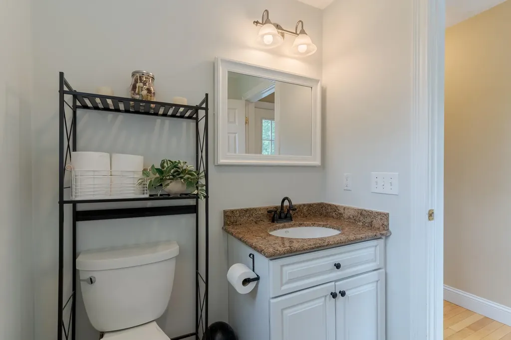 11 Hickory Pond Lane Stratham NH 03885