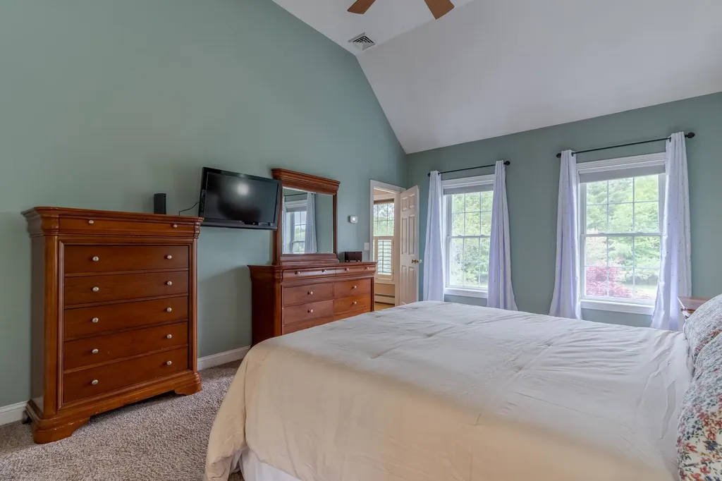 11 Hickory Pond Lane Stratham NH 03885