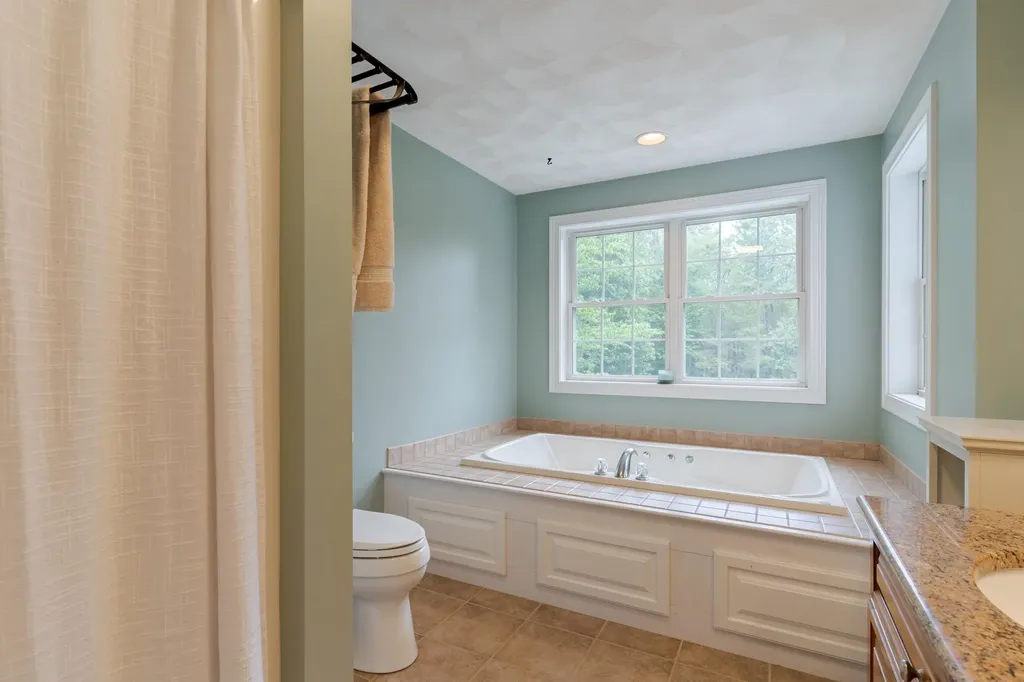 11 Hickory Pond Lane Stratham NH 03885