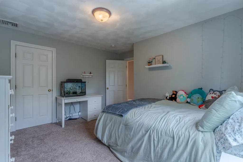 11 Hickory Pond Lane Stratham NH 03885