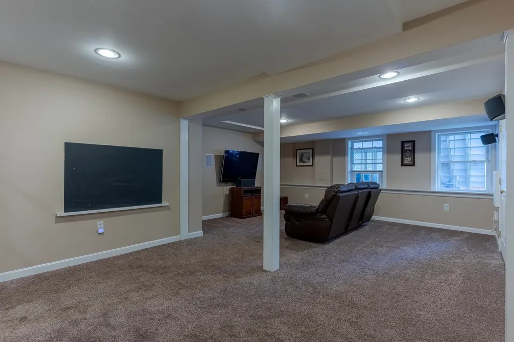 11 Hickory Pond Lane Stratham NH 03885
