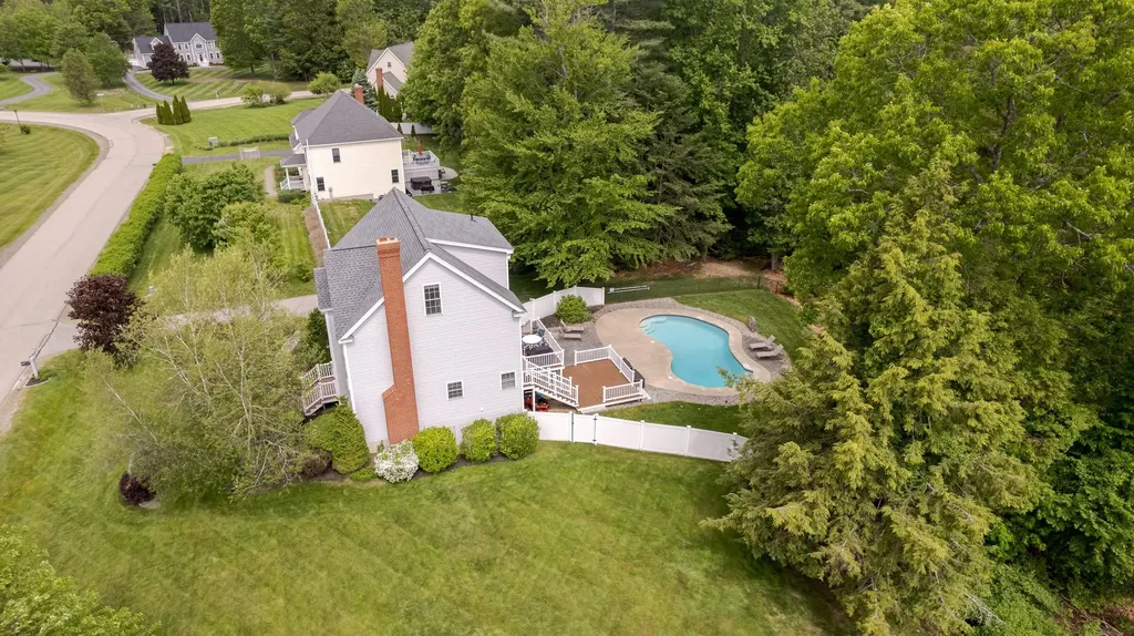 11 Hickory Pond Lane Stratham NH 03885
